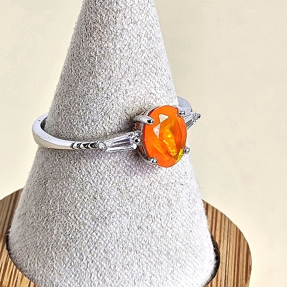 925 Sterling Silver Ring with Natural Orange Opal Gemstone - Picture 6 of 10